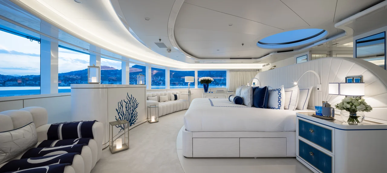 CORAL OCEAN CHARTER YACHT – INTERIOR MASTER SUITE
