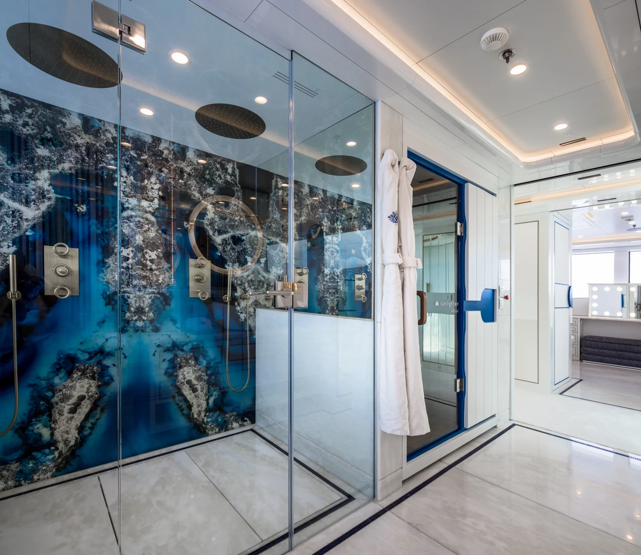 CORAL OCEAN INTERIOR – BATHROOM