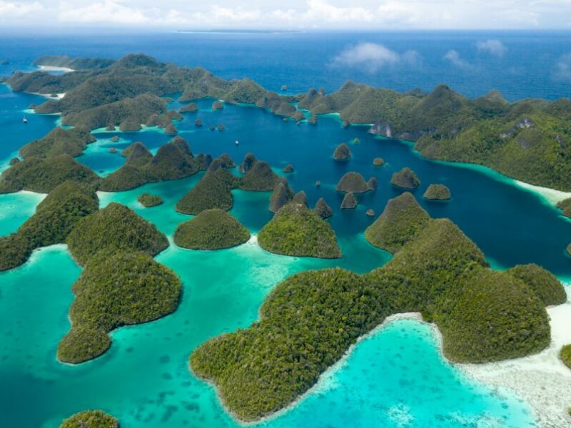 Sequoia charter yacht cruising in indonesia