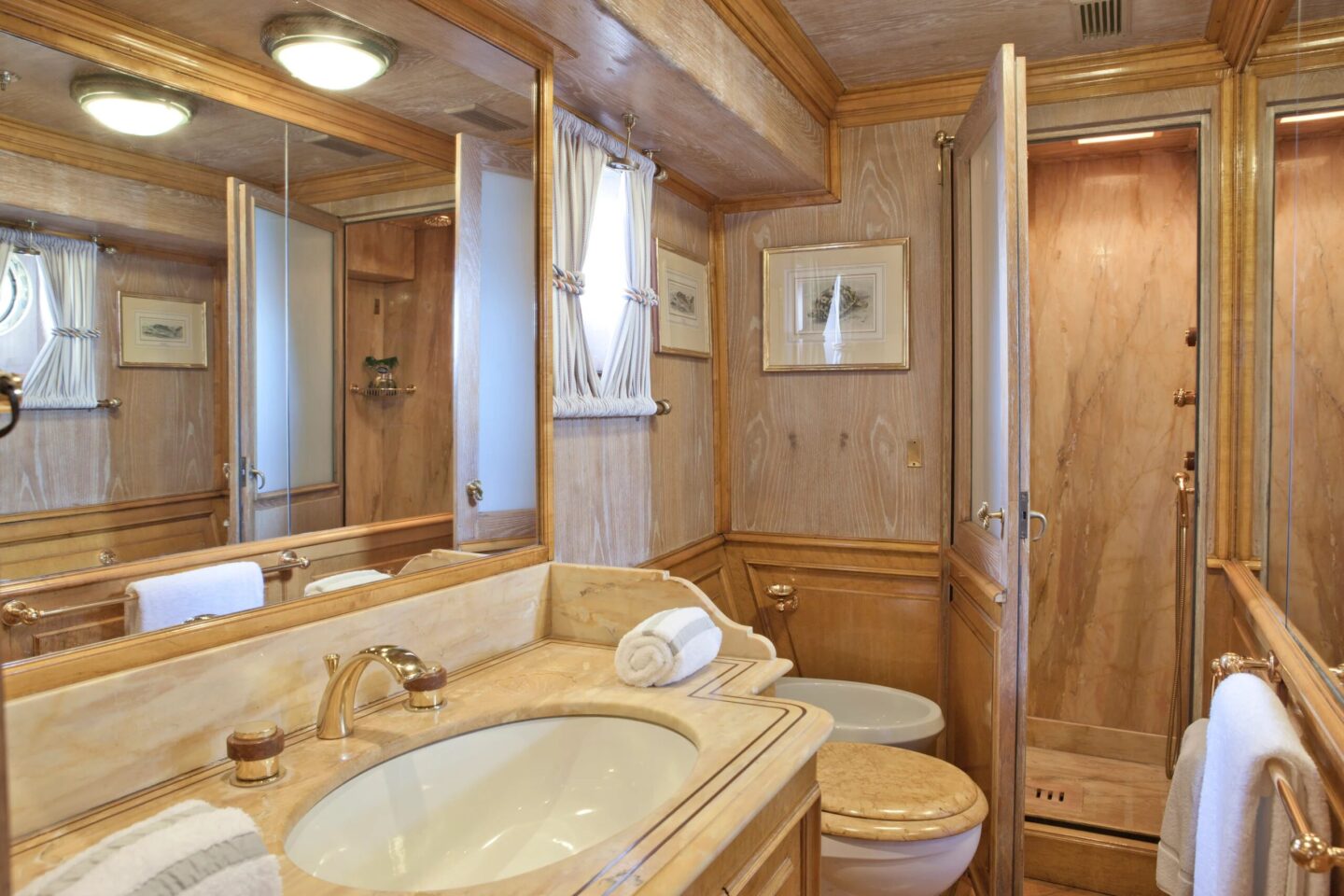 S:Y Creole Ensuite facilities on cabin