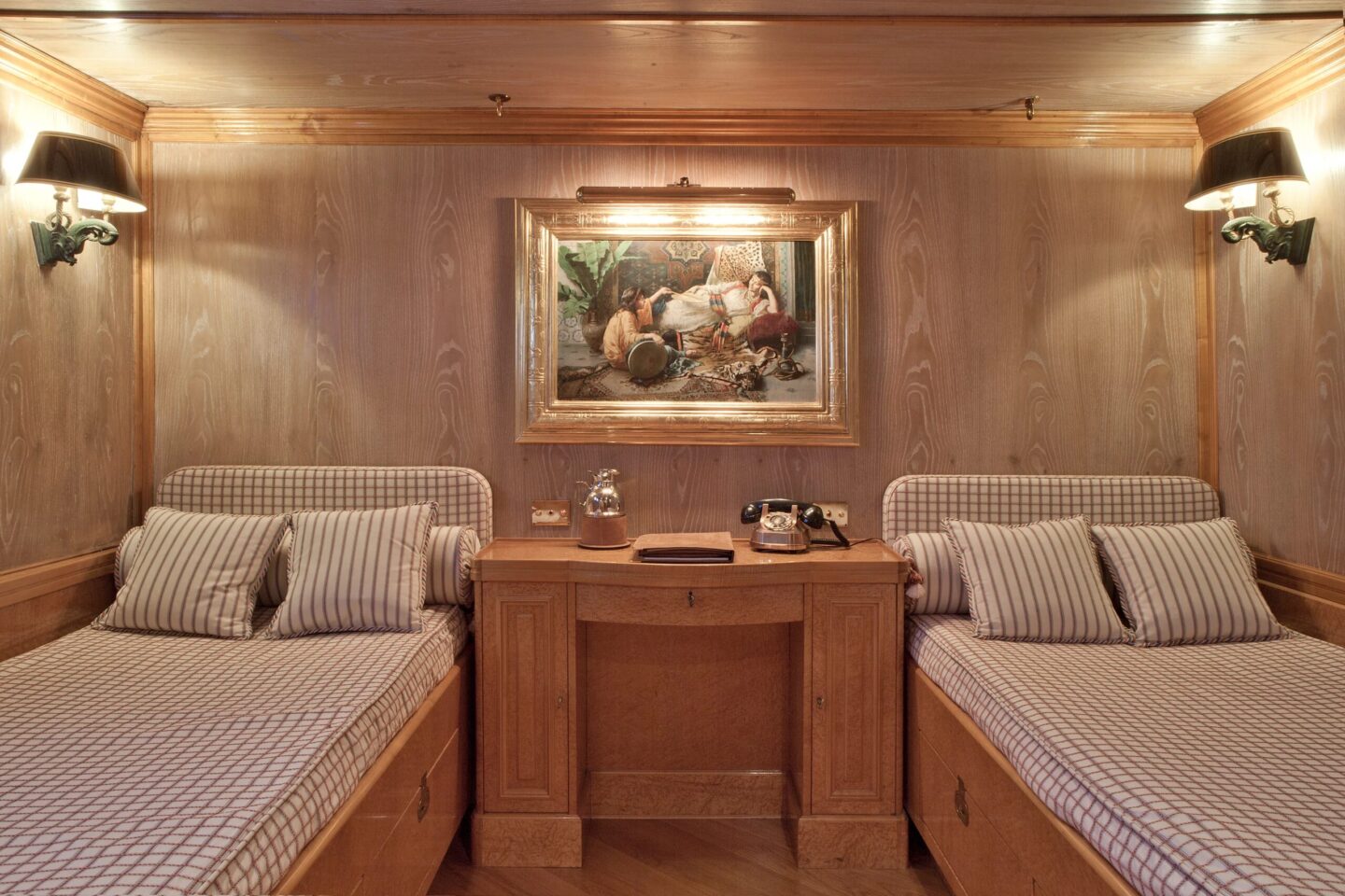 S:Y Creole Twin Cabin