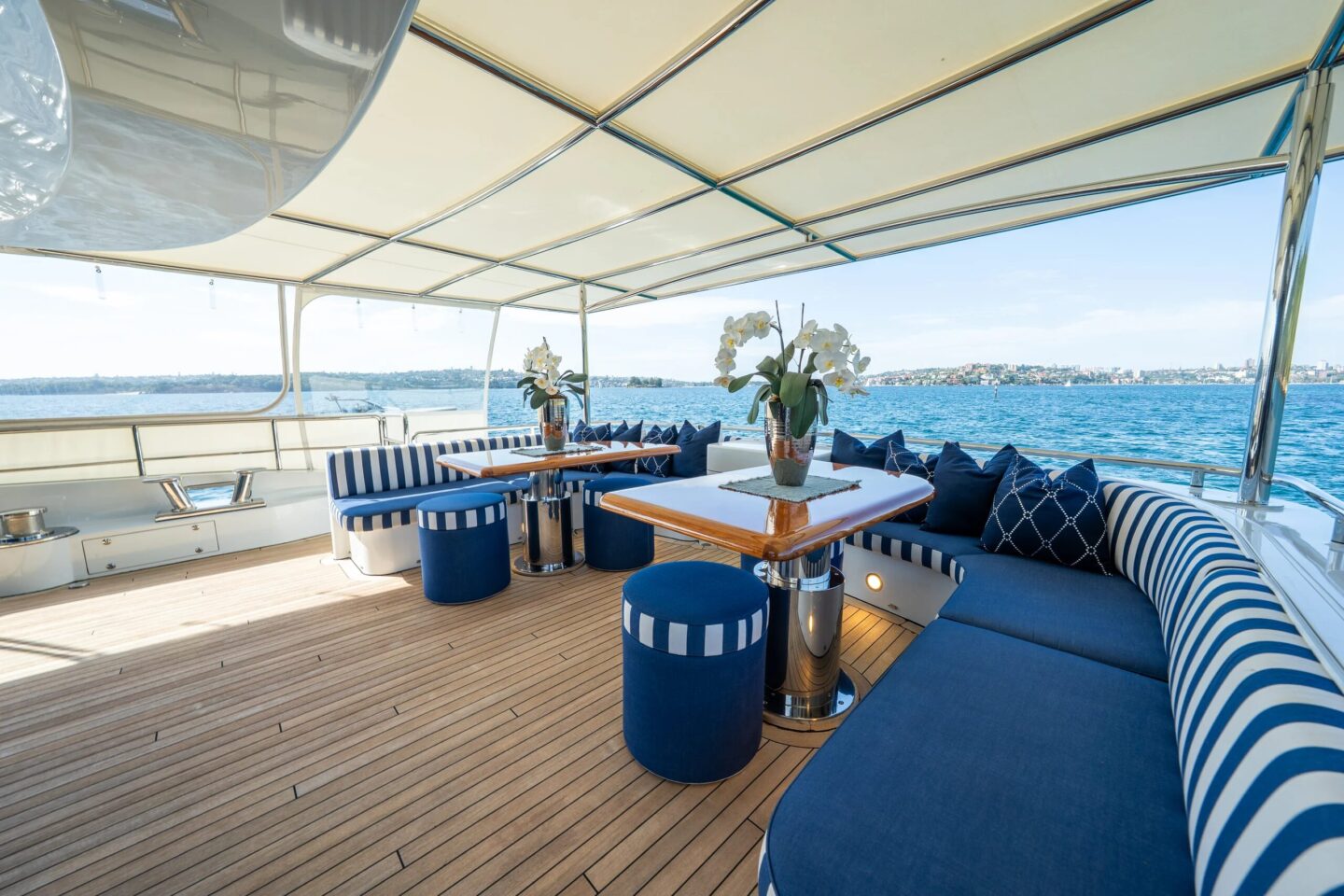 my-lumir-aft-deck-salon