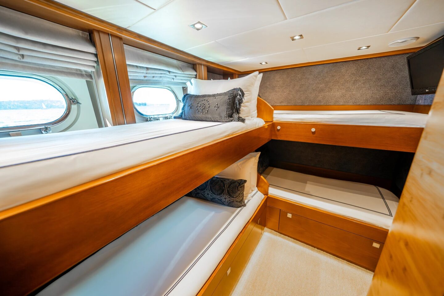 my-lumir-crew-cabin