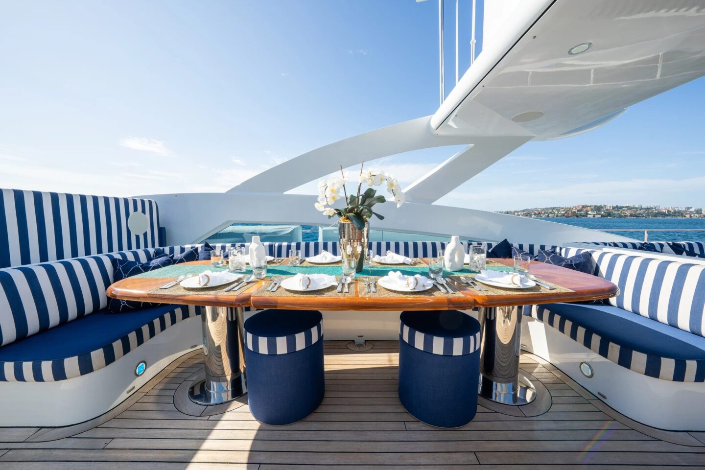my-lumir-dining-area-deck-al-fresco