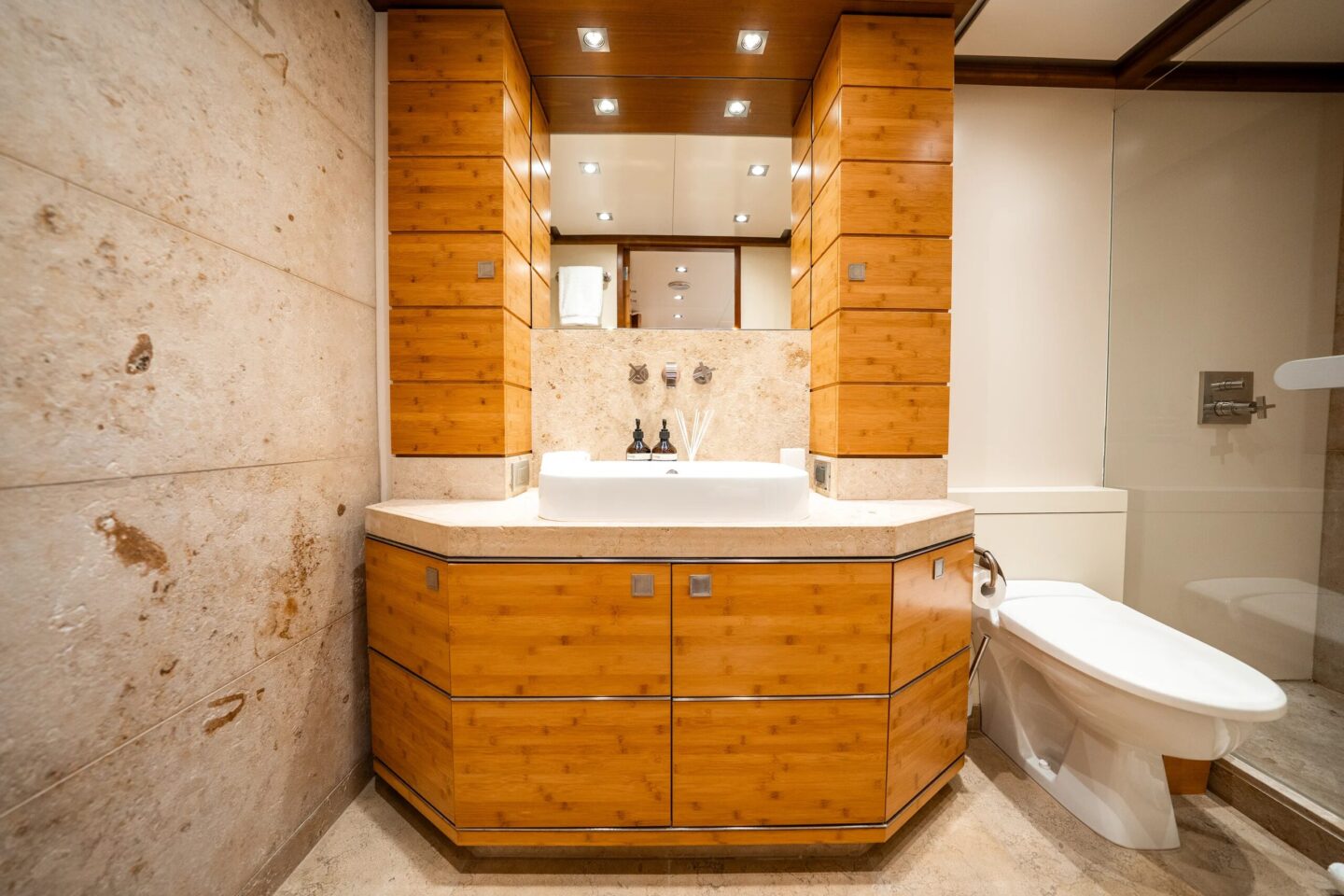 my-lumir-guest-cabin-1-ensuite-amenities