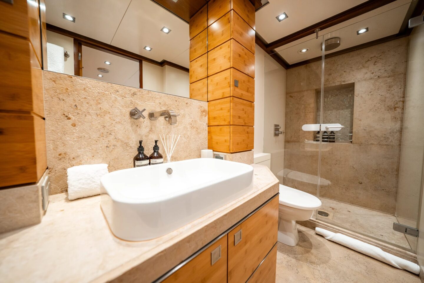 my-lumir-guest-cabin-2-ensuite-amenities