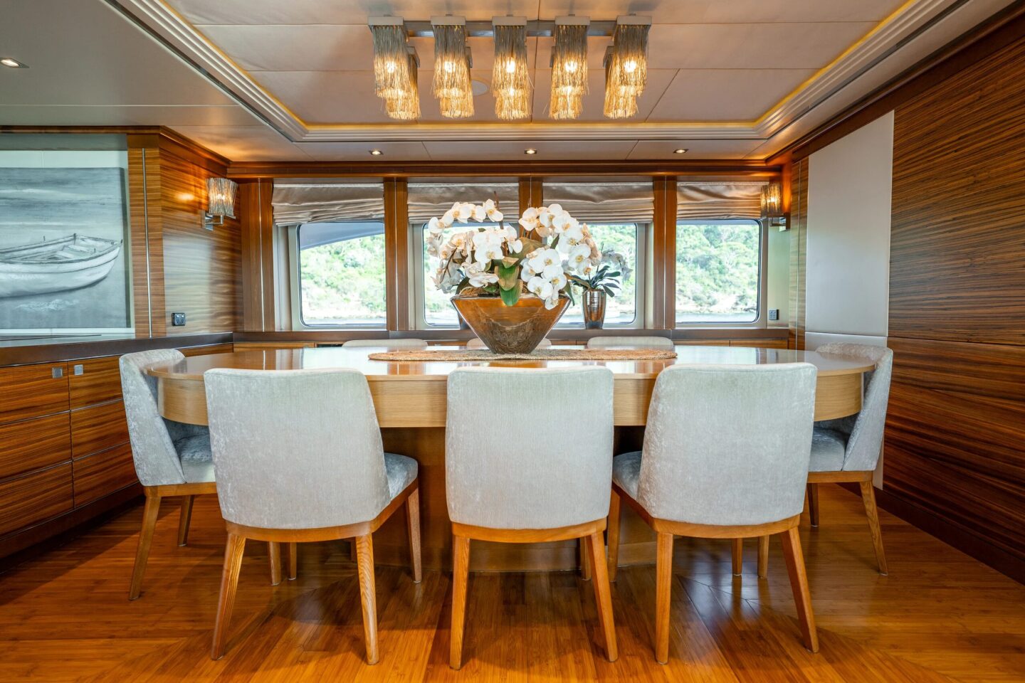 my-lumir-interior-dining-area