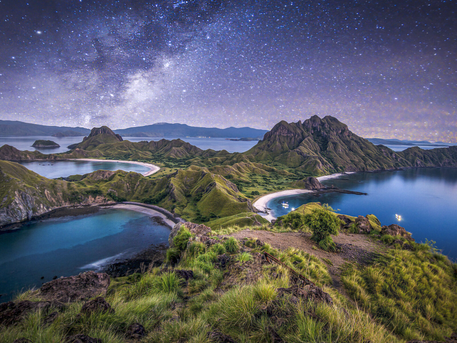 DESTINATIONS BEST EXPLORED BY YACHT TRAVEL INDONESIA SEQUOIA