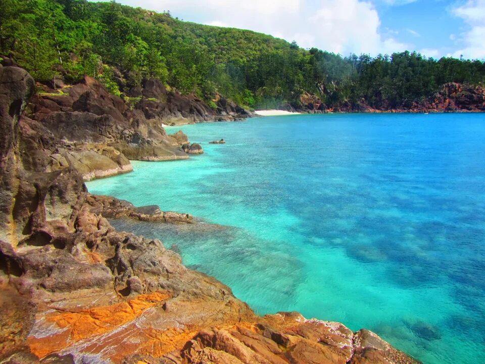 Whitsundays yacht charter Australia hook island shot
