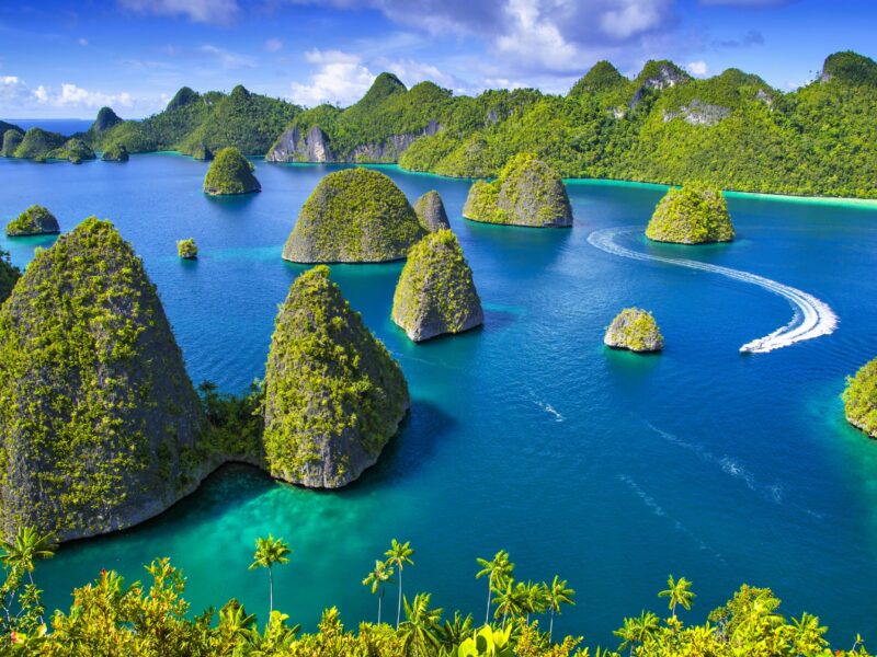 Luxury Adventure Yacht Charters