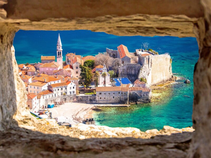 Luxury Yacht Charter Broker