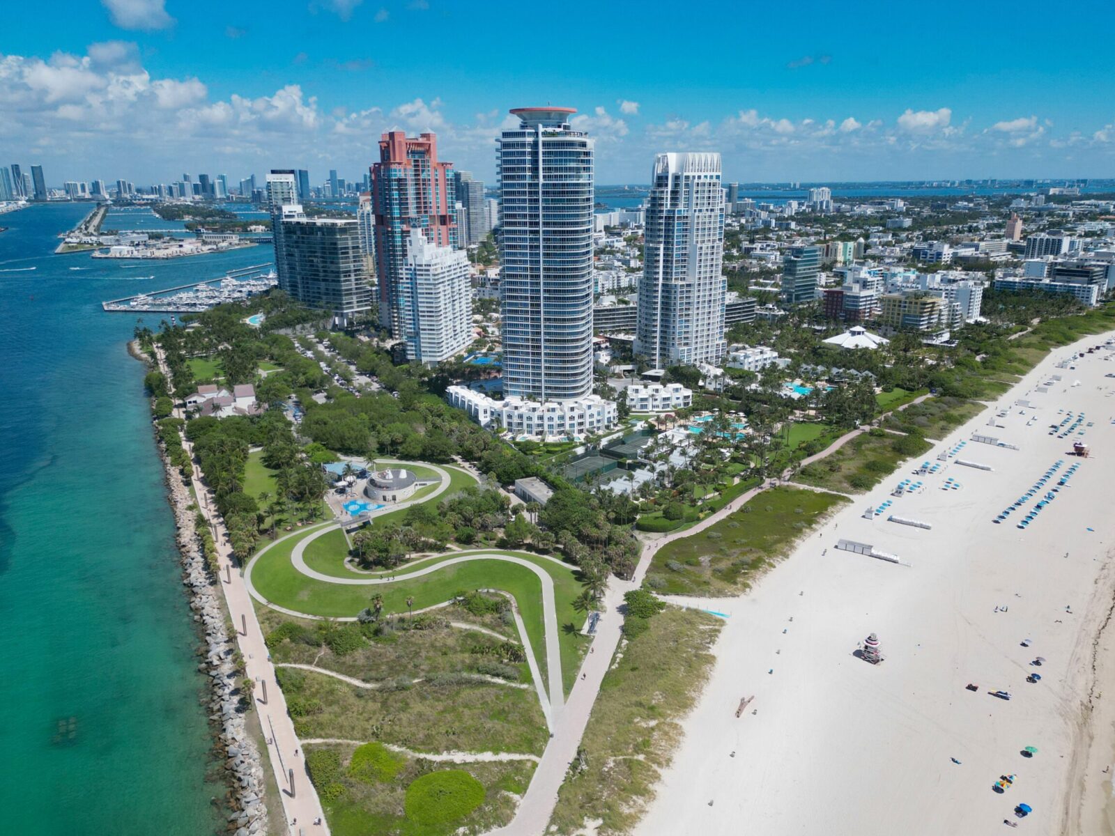 Downtown,Miami,Marina,With,Luxury,Cityscape,View.,Summer,Vacation.,South