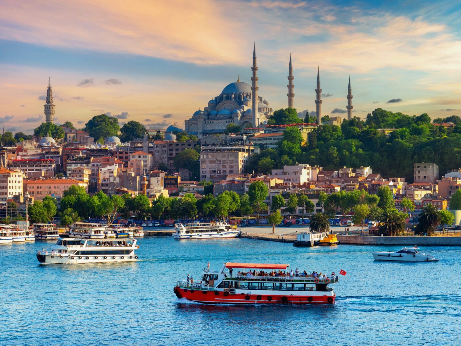 Touristic,Sightseeing,Ships,In,Istanbul,City,,Turkey.