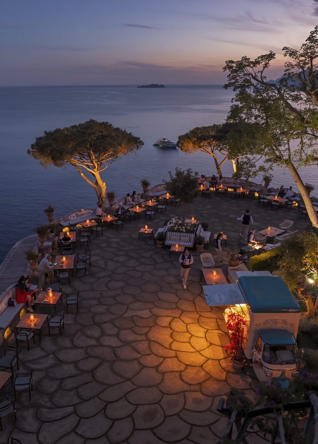 Il San Pietro dusk on terrace with snack van
