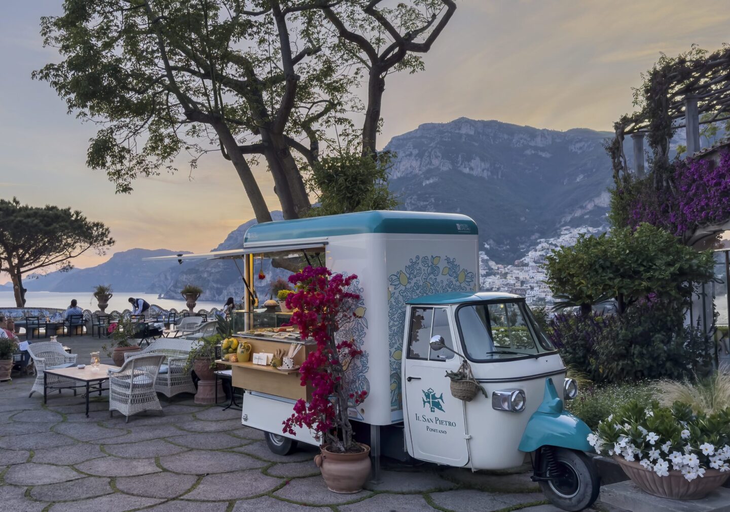 Il San Pietro terrace bar with snack van