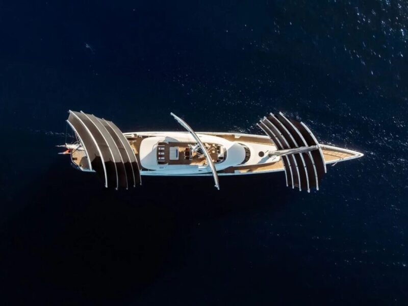 BLACK PEARL CHARTER YACHT