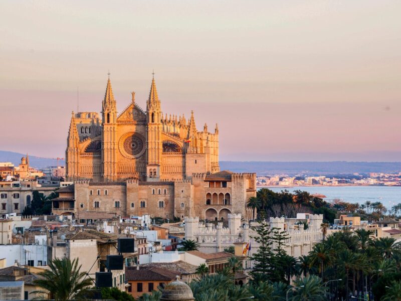Majorca,Cathedral,(13th-20th,Century),And,Almudaina,Palace,,Palma,,Majorca,,Balearic