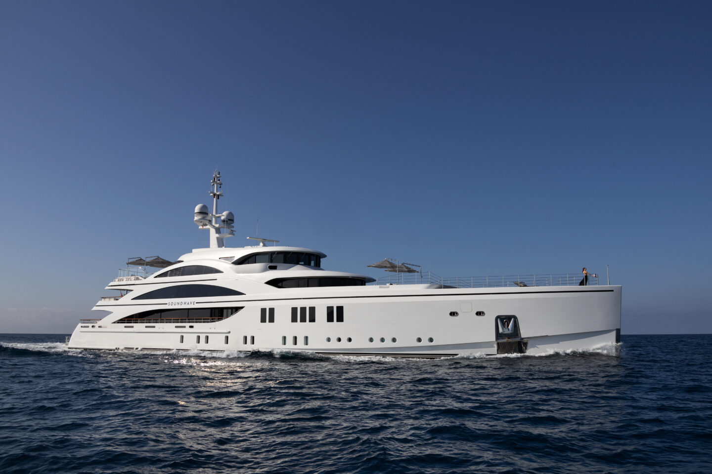 my-soundwave-running-shot-of-the-superyacht-credit-roccabella-malcorps